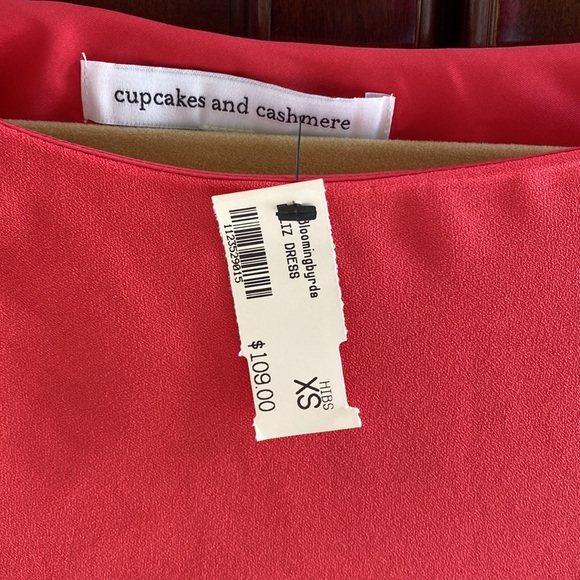 Dress - Picture 3 of 4